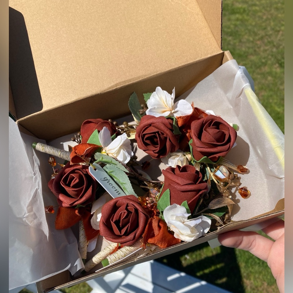 Lings Moment boutonnières 8 pack never used terracotta